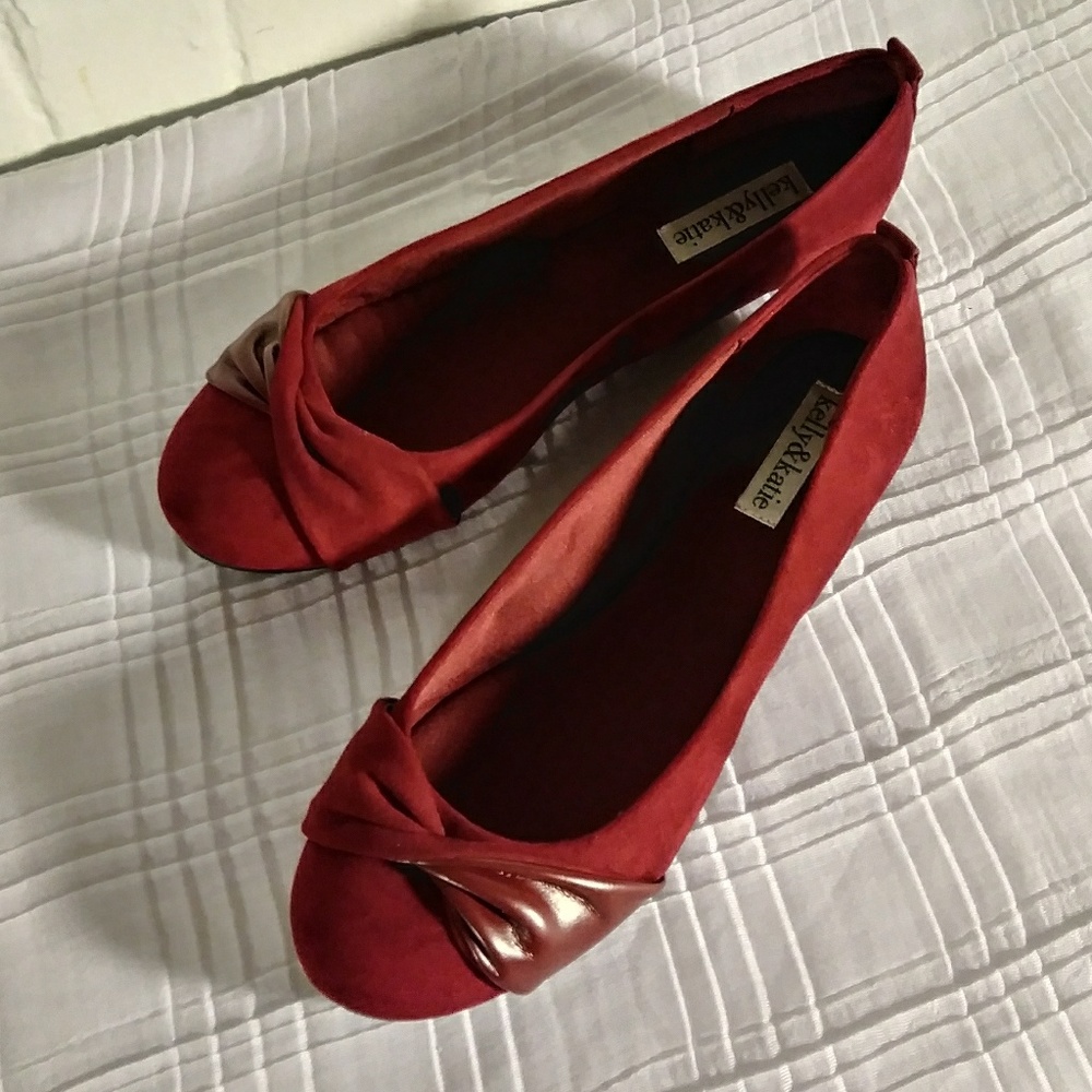 Soft red flats with bow
